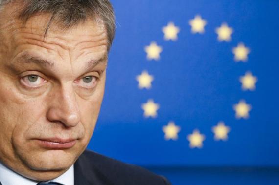 Maffiatiprás: A NAV-elnök és Orbán I. kerületi polgármestere kapták a Kilakoltató Díjakat!