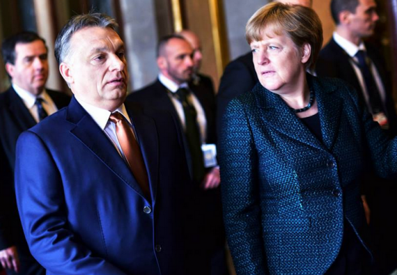 Merkelt számos híve árulással vádolja (Friderikusztól a magyar médiabűnözésig)